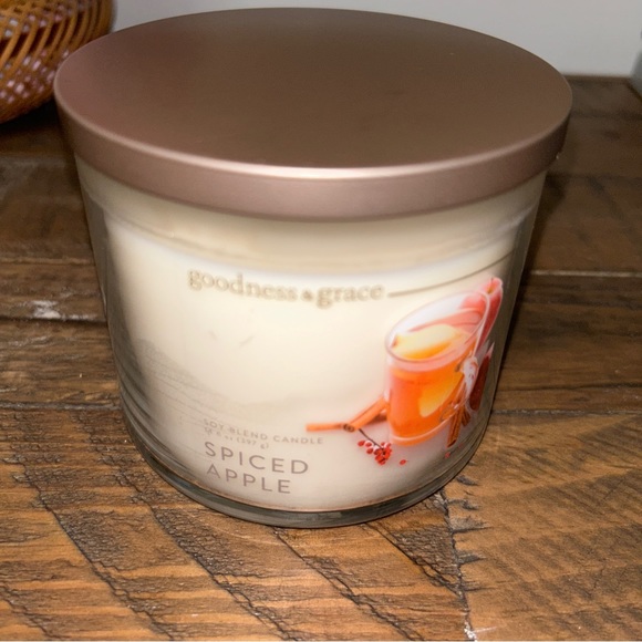goodness & grace Spiced Apple Candle - Picture 7 of 7